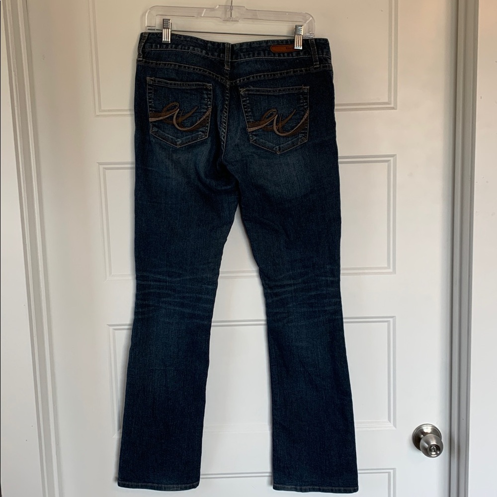 Express Women's ultra low rise barely boot cut Jeans Size 6-R - Picture 4 of 11